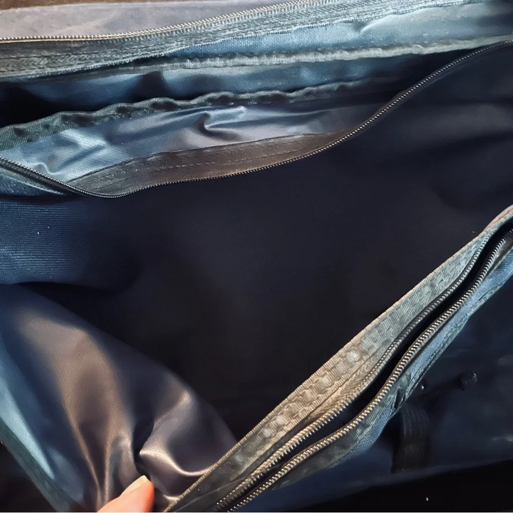 Stylish Aldo Men's Messenger Bag - Picture 6 of 6